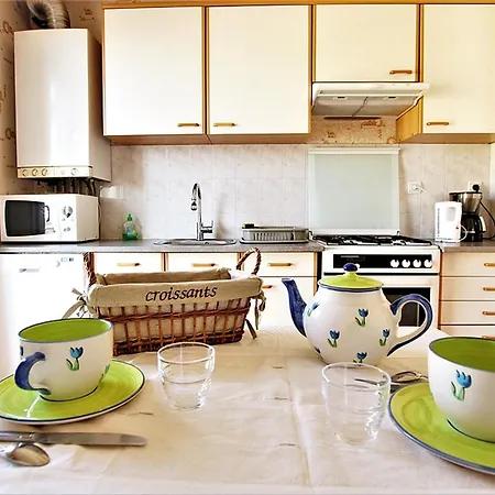 Confort Entre Et Commerces à - Fr-1-364-55 *