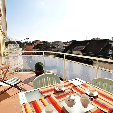 Confort Entre Et Commerces à - Fr-1-364-55